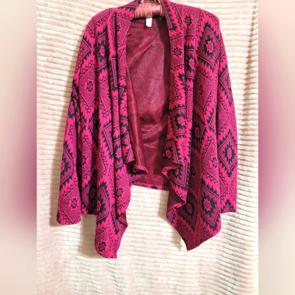 4/25$ U Kiss Large cover up blouse ,pink black western pattern  gently worn